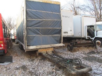 TRL-845 - 2001 Nuvan car hauler